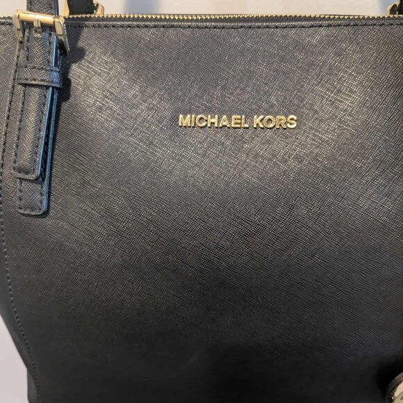 Michael Kors Jet Set Saffiano Leather Tote - Picture 4 of 6